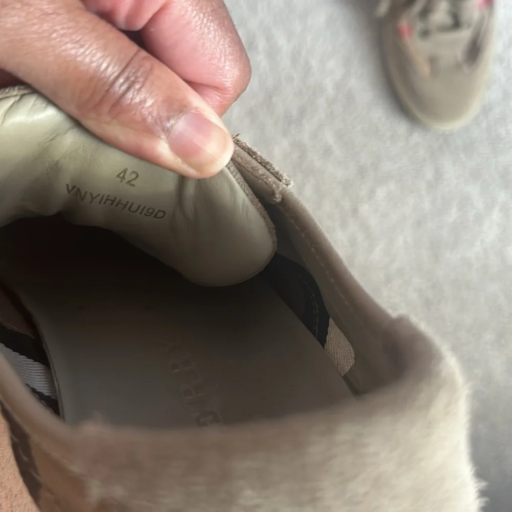 Used - Picture 2 of 5